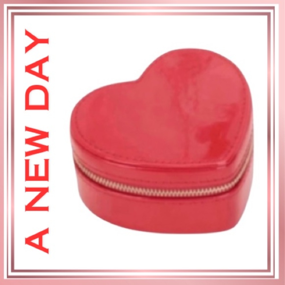 HEART Shaped Jewelry Organizer
